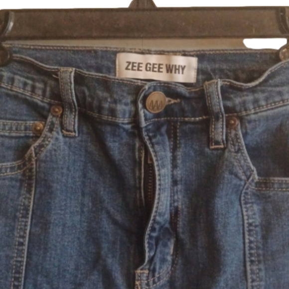 ZEE Gee Why Denim Skirt, Size 26 - Perfect with fall flannel and tights! - Picture 2 of 9